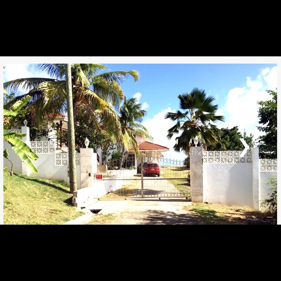 CLOSET CLOSING JUNE 6, 2023 ,PLUS PARADISE HOME ON THE OCEAN FOR SALE IN GRENADA - Picture 5 of 16